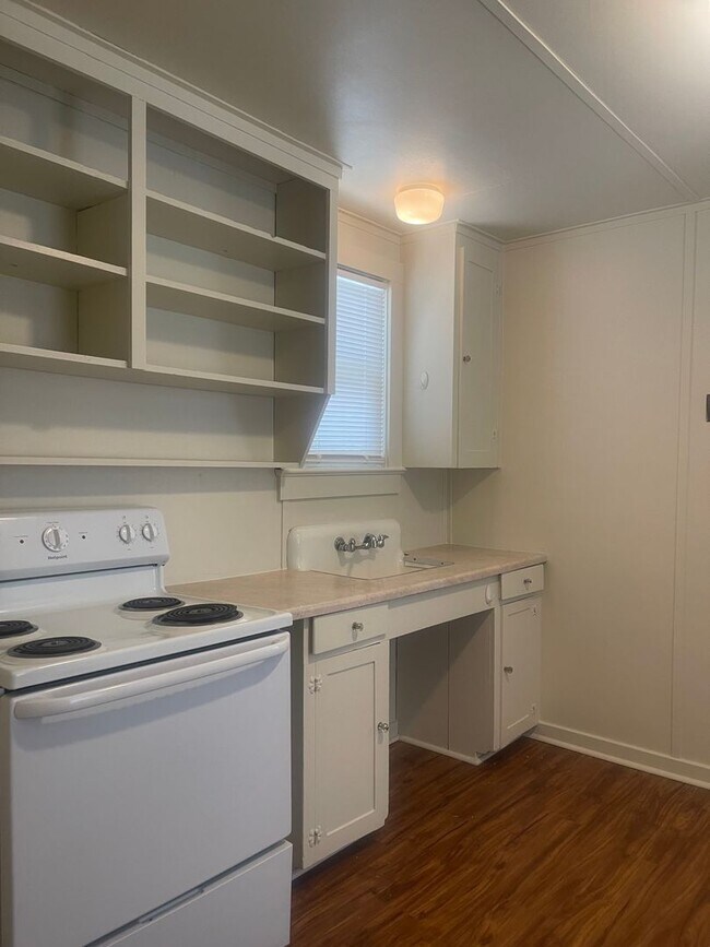Foto del edificio - 1 BED 1 BATH HOUSE NEAR DOWNTOWN