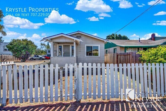 Building Photo - Charming Home with Easy Commute & Utilitie...