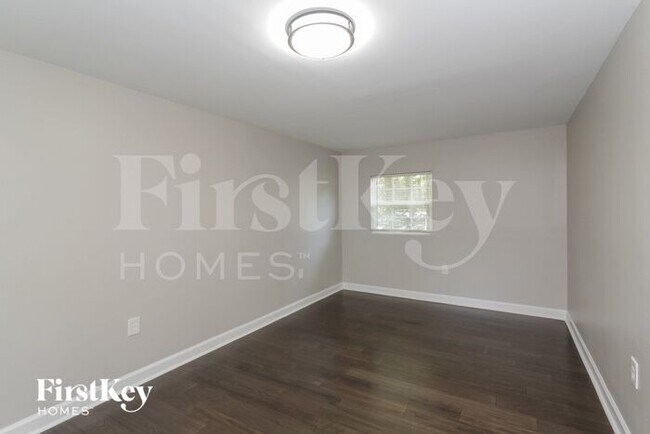 Foto del edificio - 5412 Hilltop Cir