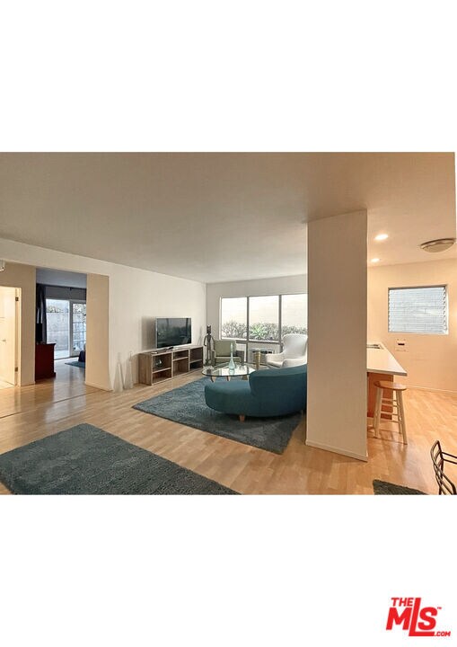 Foto del edificio - 1145 Larrabee St