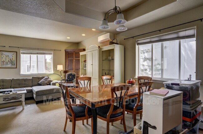 Foto del edificio - 3673 Iris Ave