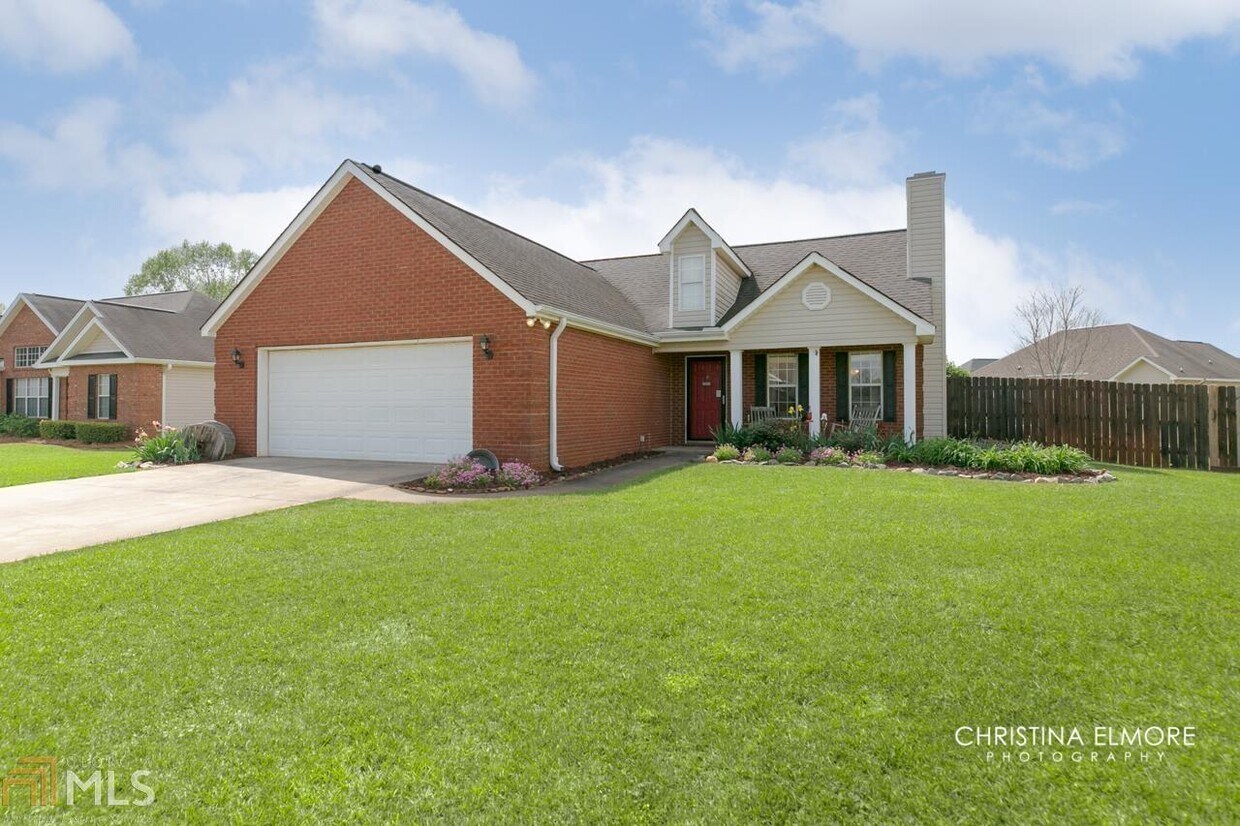 Primary Photo - 207 Carver Ct