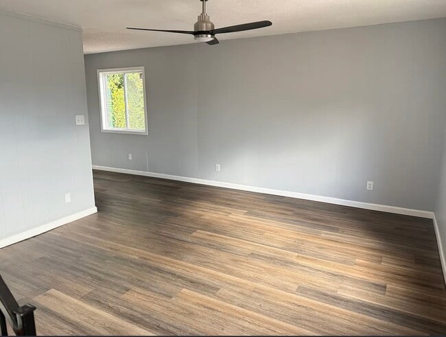 Building Photo - Charlotte's Crossing 74