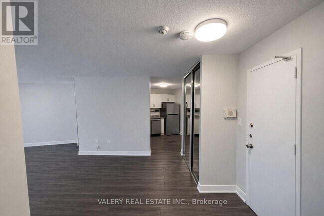 Building Photo - 75 Eastdale Ave