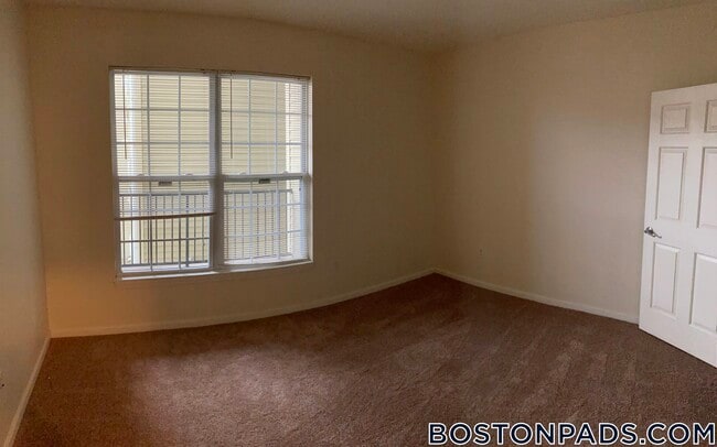 Building Photo - 311 Lowell St