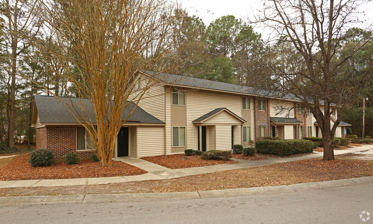 Primary Photo - Steeplechase Apartments