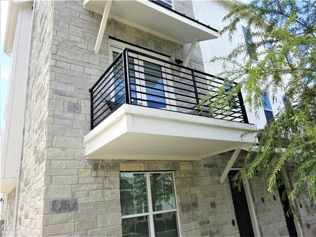Foto del edificio - Gorgeous Condo in Desirable East Austin Lo...