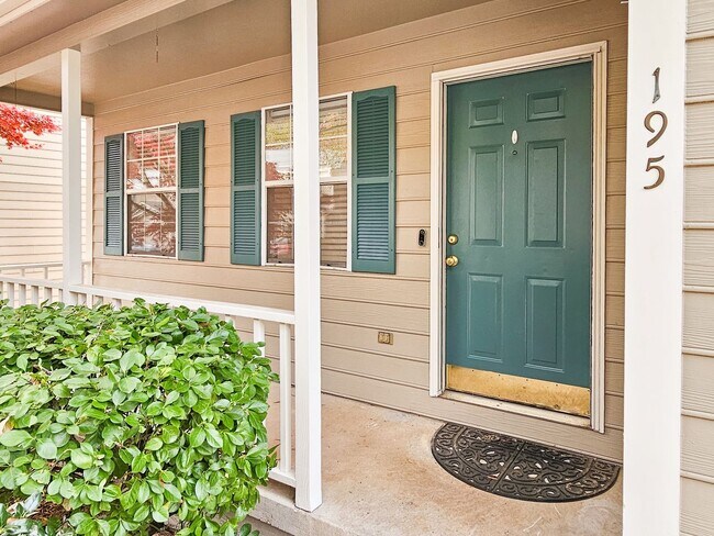 Foto del edificio - Knoxville 37923 - 3 bed 2.5 bath - call Ry...