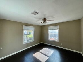 Building Photo - 206 Frawley St