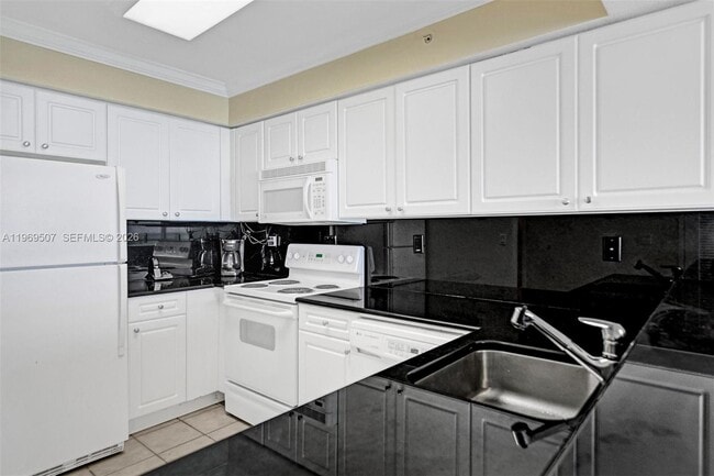 Building Photo - 2501 S Ocean Dr