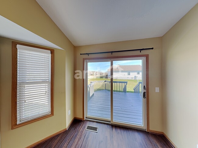 Building Photo - 818 Bent Oak Dr