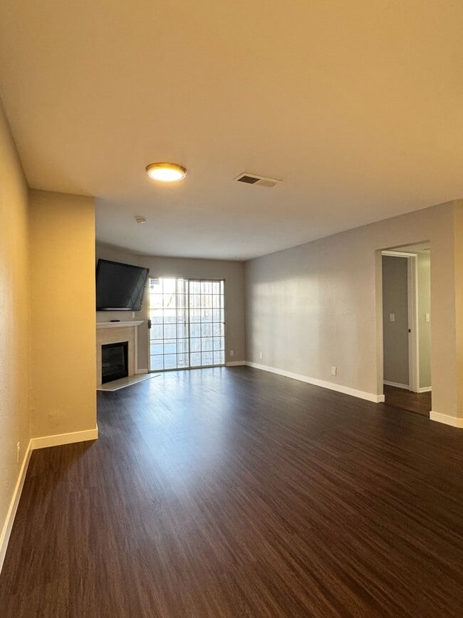 Building Photo - 1200 Gaviota Ave