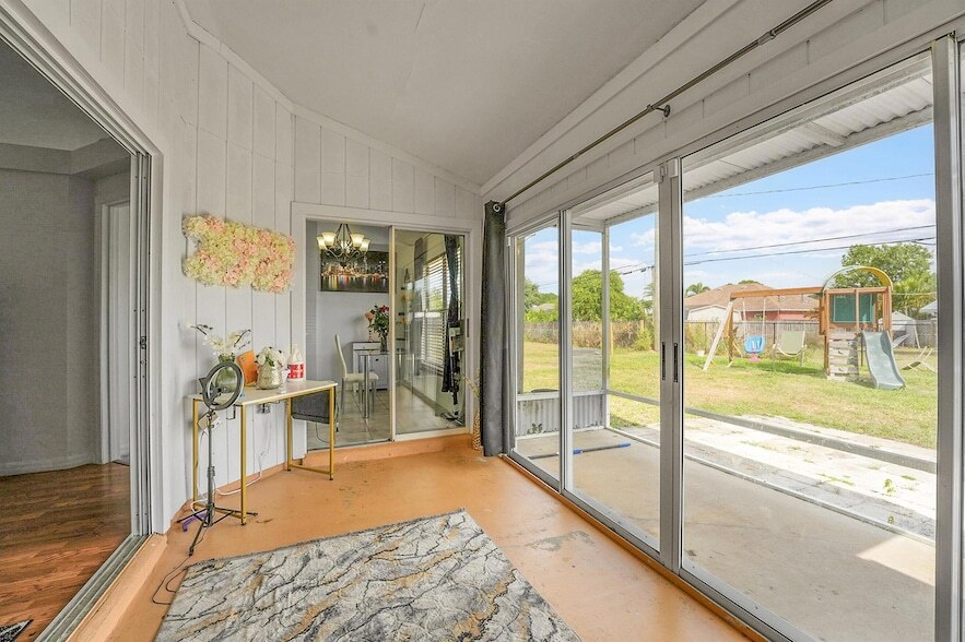Foto principal - 333 SW Dwight Ave