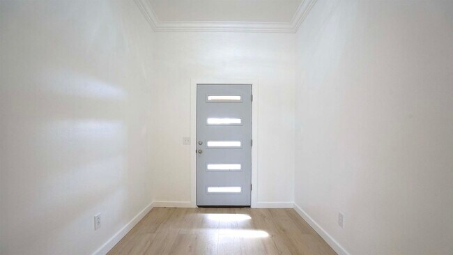 Building Photo - 8609 NW 113th Ct