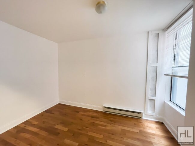 Building Photo - Classic Bushwick Floor-through 2-Bed 1-Bed / Maria Hernandez Park