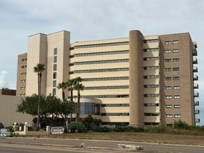 Building Photo - 4350 Ocean Dr