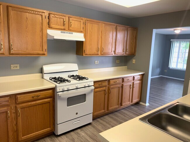 Foto del edificio - 30W010 Juniper Ct