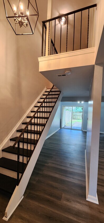 Entryway - 5620 Colter Ct