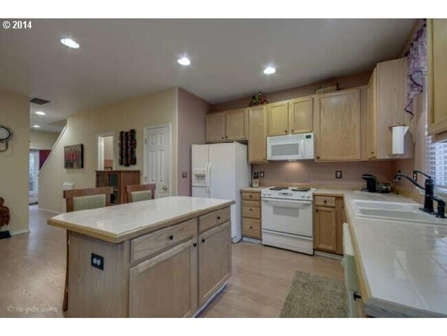 Foto del edificio - 3-Bedroom Townhome in Beaverton!