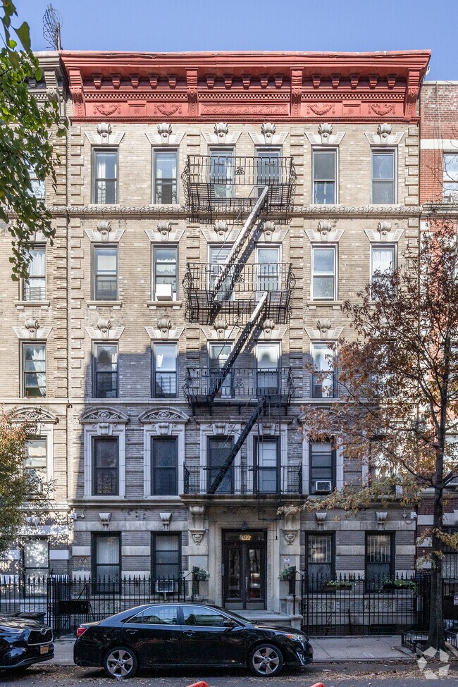 Building Photo - 507 W 140th St