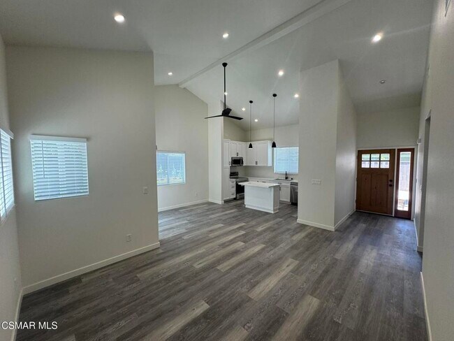 Foto del edificio - 17018 Midwood Dr
