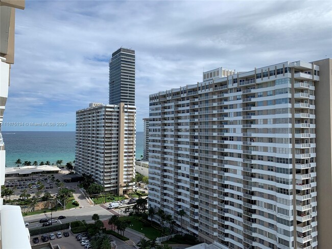 Foto del edificio - 1965 S Ocean Dr