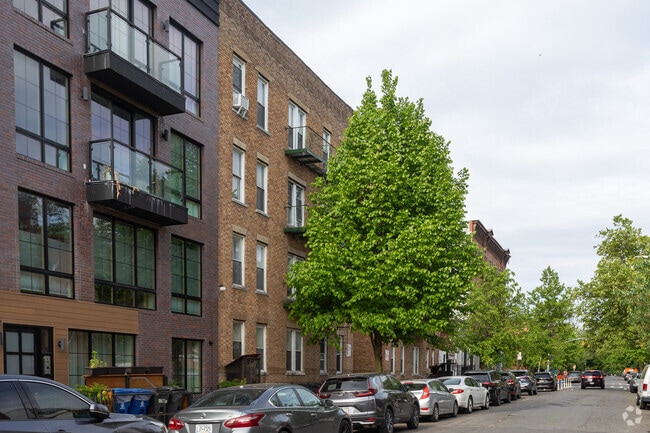 Building Photo - 674 Hancock St