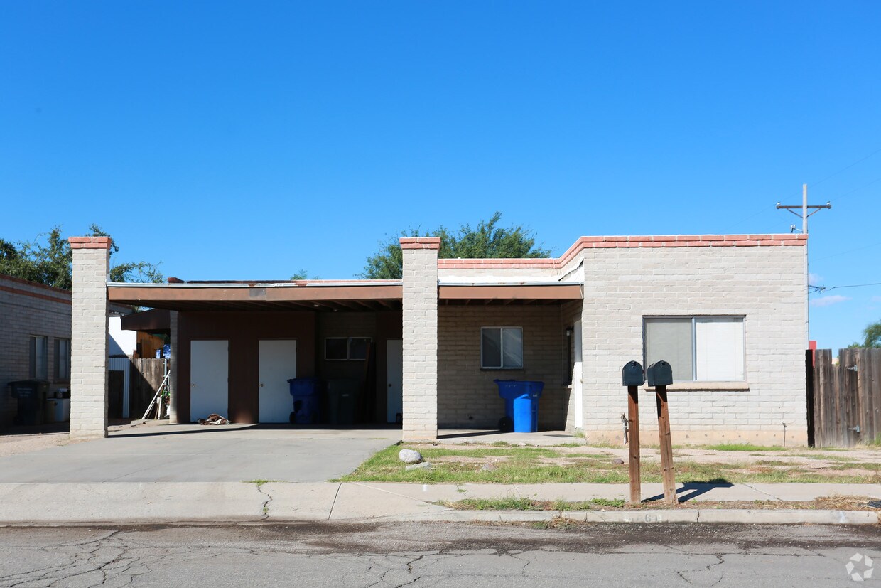 Foto del edificio - 1661 N Louis Ln