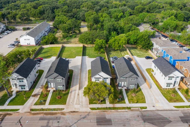 Building Photo - 2310 S 4th St