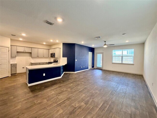 Foto del edificio - 3008 Louris Ln