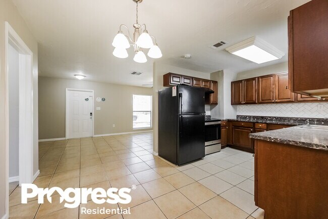 Building Photo - 800 Jarmilla Ln