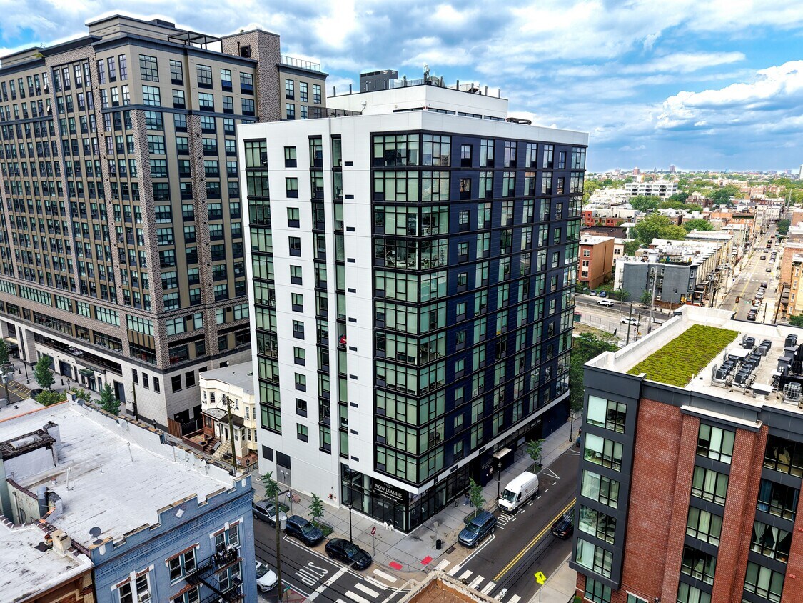 Foto principal - 345 Baldwin Ave