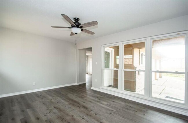 Building Photo - 3410 Truxton Dr