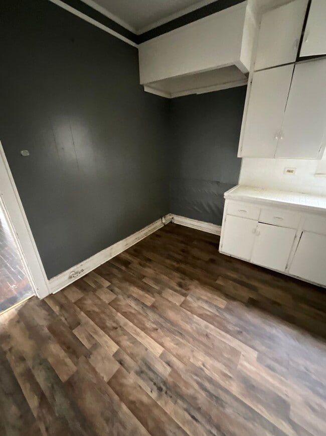 Foto del edificio - 6407 Henderson Ave