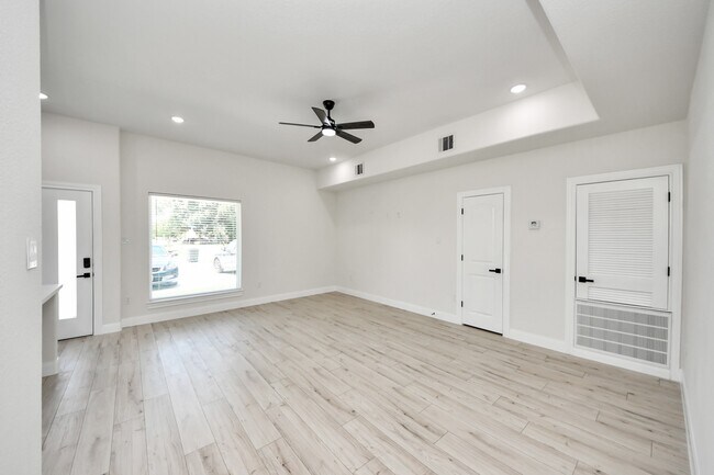 Foto del edificio - 7815 Joy St