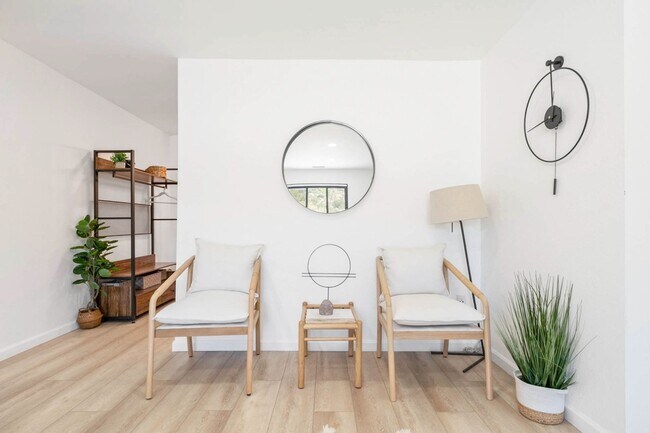 Foto del edificio - 2 Bedroom Home on Large Lot $200 off First...