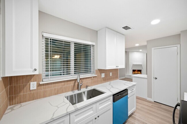 Building Photo - 10427 Foxrow Ln