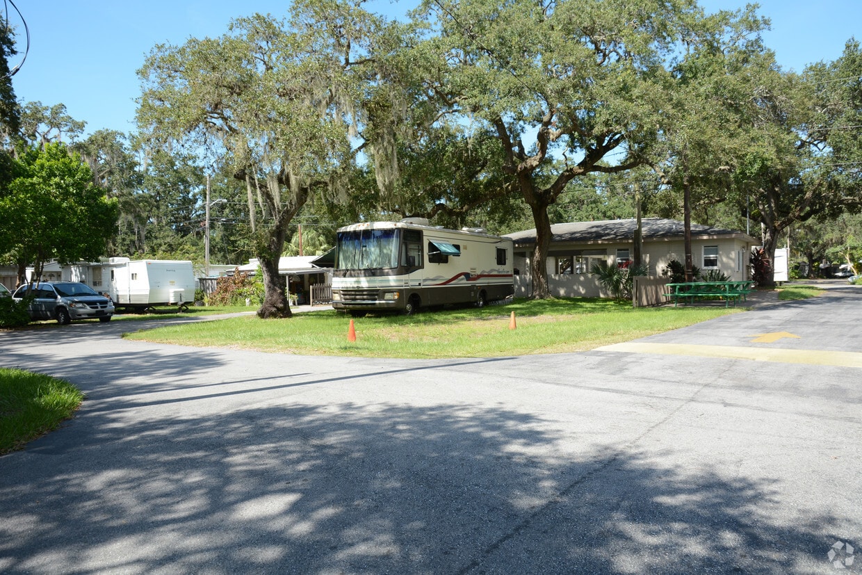 West Bay Mobile Home & Rv Park Apartments in Largo, FL