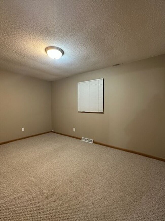 Foto del edificio - 2 bedroom 1 bath home in Chatham $1150.00