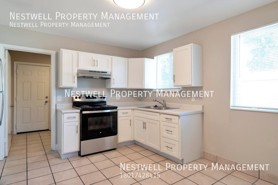 Primary Photo - FREE 1ST MONTH'S RENT - Remodeled 2-bed Un...
