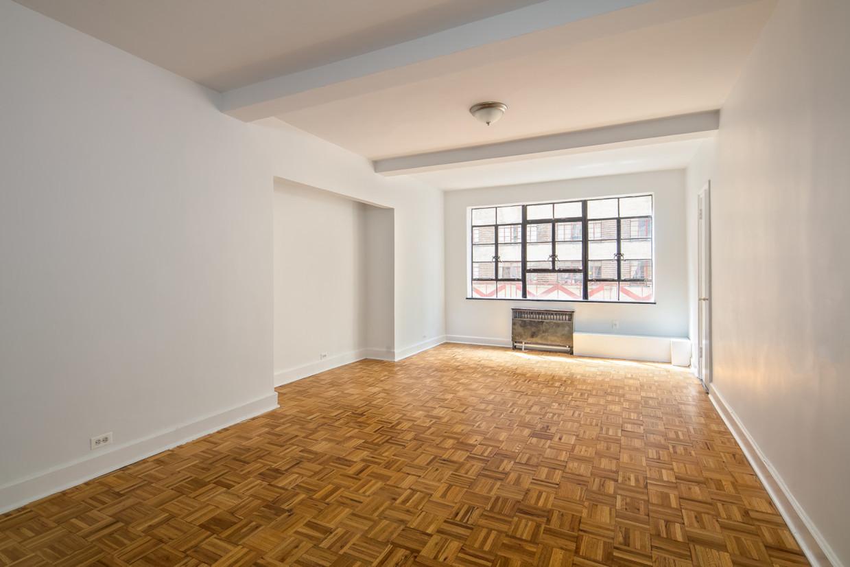 Primary Photo - 307 W 44th St