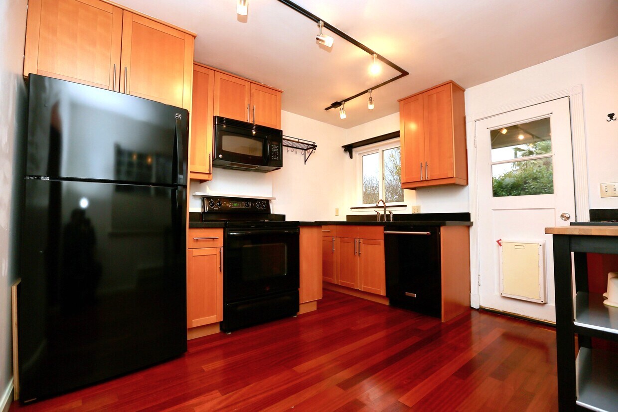 Foto principal - 802 W Newell St