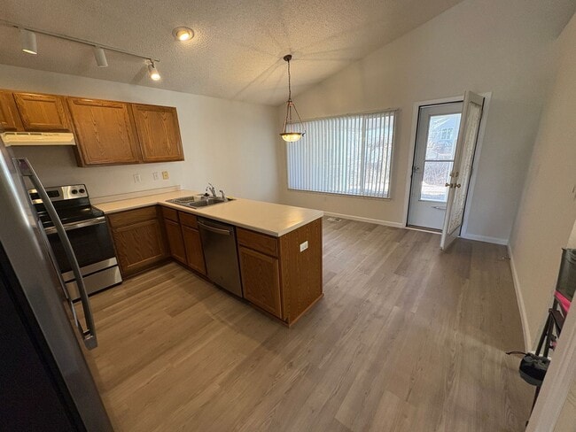 Building Photo - Ranch home in quiet neighborhood