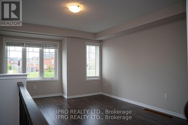 Building Photo - 6020-6020 Derry Rd