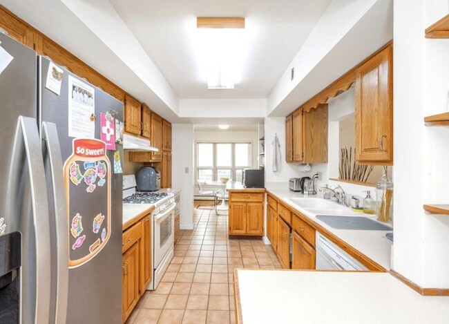Building Photo - 1 Tulip Tree Ln