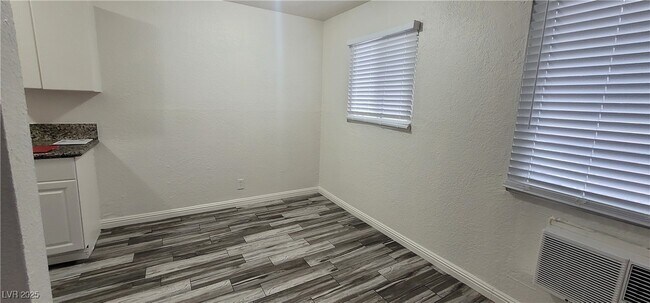 Foto del edificio - 2105 Sunrise Ave