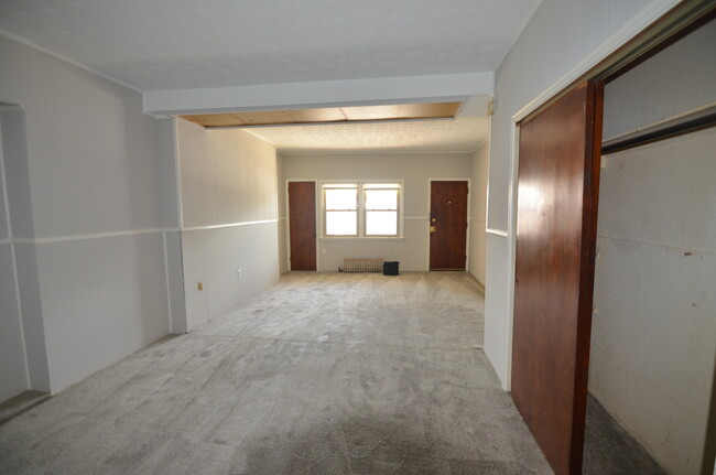 Building Photo - 300 W Seymour Ave