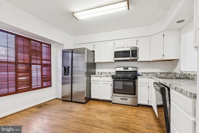 Foto del edificio - 1925 Inglebrook Dr