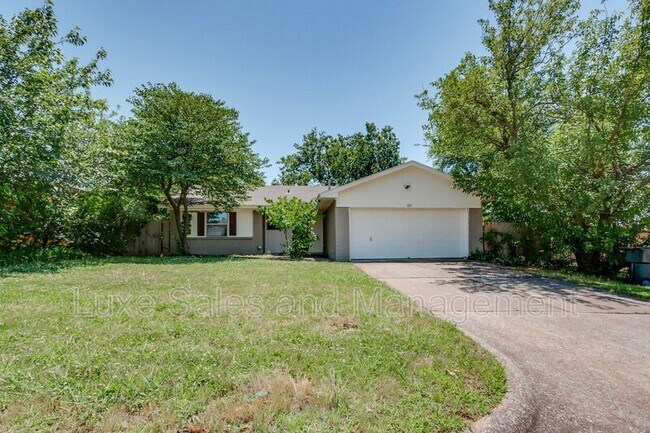 Foto del edificio - 330 W Silverwood Dr