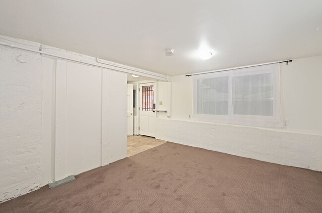 Building Photo - 5516 20th Ave NE